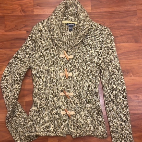 Sweater - Picture 3 of 3